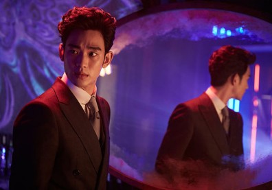 金秀賢久違的大銀幕作品：《REAL》