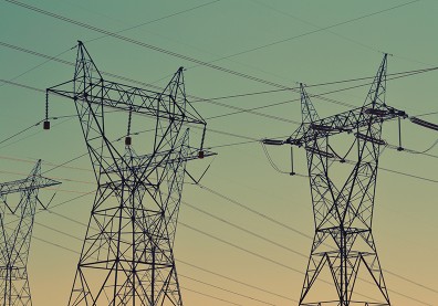 停電後是否宣布進入「災難狀態」的爭執