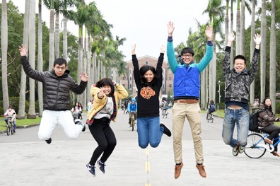 跨界，大學烏雲上的希望銀邊