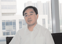 鐘波：咱們這裡的工資愈來愈低