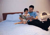 睡眠、休閒、工作、用餐一張床搞定