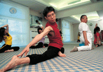 男人也可以玩瑜伽