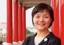 國立中正文化中心藝術總監 平珩 藝術殿堂要像服務業