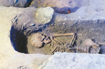 基隆和平島西班牙修道院遺址 4遺骨出土_img_1