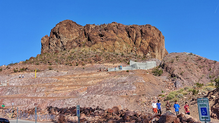 來賭城看什麼門道?來看令人嘆為觀止的吊燈酒吧、胡佛水壩_img_20