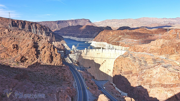 來賭城看什麼門道?來看令人嘆為觀止的吊燈酒吧、胡佛水壩_img_27