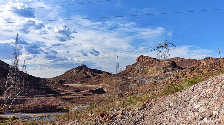 來賭城看什麼門道?來看令人嘆為觀止的吊燈酒吧、胡佛水壩_img_28