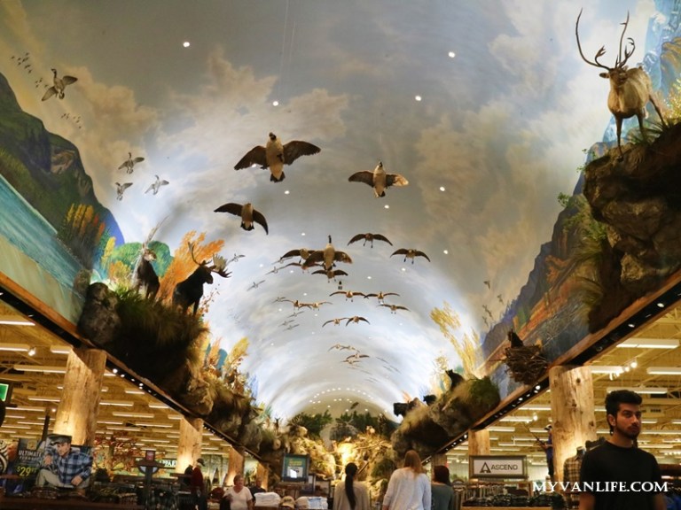 在曠野中血拚!走訪溫哥華原住民風格購物中心_img_16