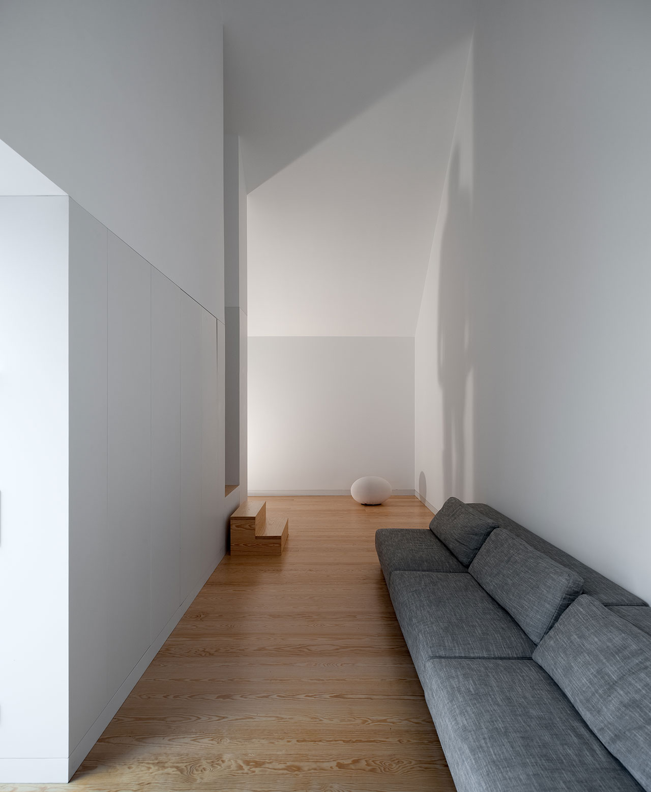 「無窗屋」光從哪裡來？極簡設計引天光，讓地下穴居也能大行光合作用！_img_7