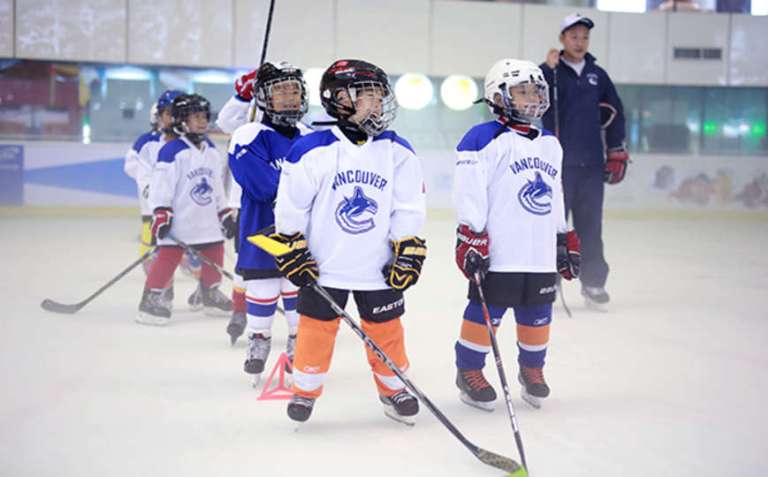 感受冰上的澎湃熱血!加拿大曲棍球賽事初體驗_img_1