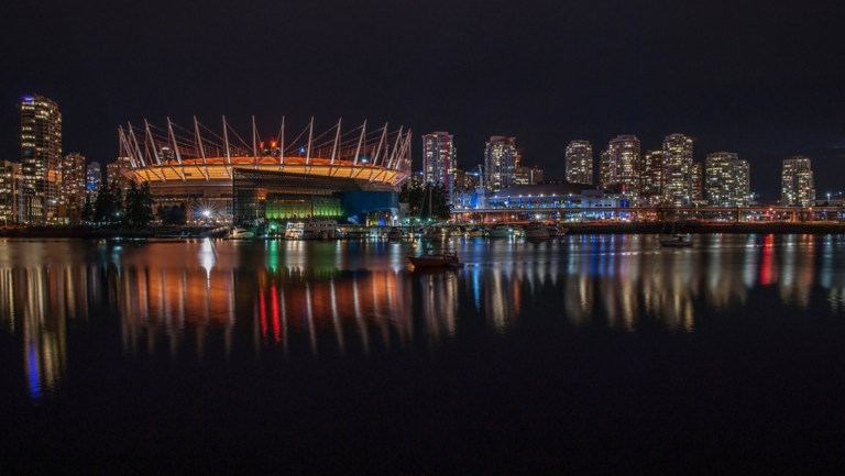 感受冰上的澎湃熱血!加拿大曲棍球賽事初體驗_img_4