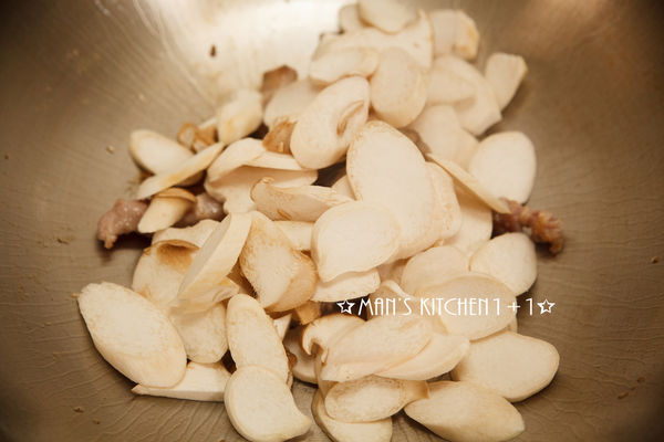 冷天中的暖心料理：麻油杏鮑菇_img_3