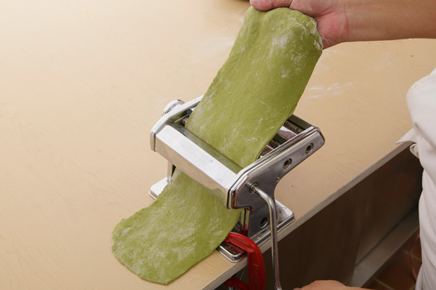 蔬菜麵條在家DIY,菠菜、番茄、胡蘿蔔都可以做_img_5