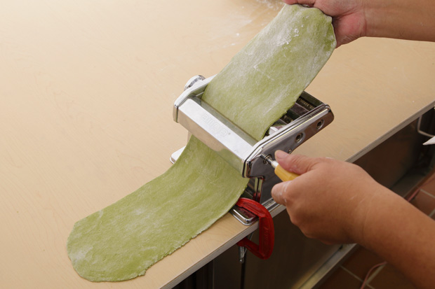 蔬菜麵條在家DIY,菠菜、番茄、胡蘿蔔都可以做_img_6