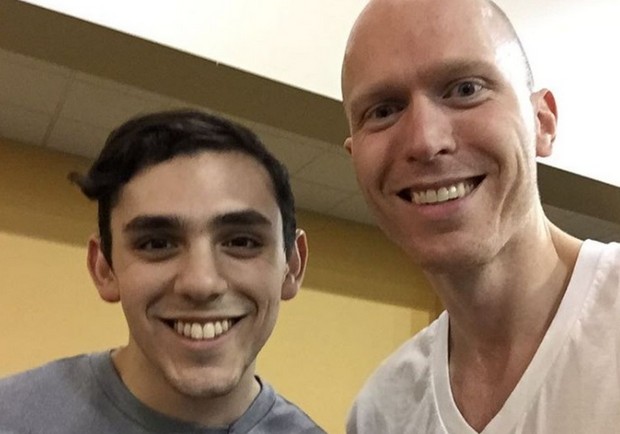 拒絕當低頭族！他展開每天認識新朋友的幸福旅程_img_2