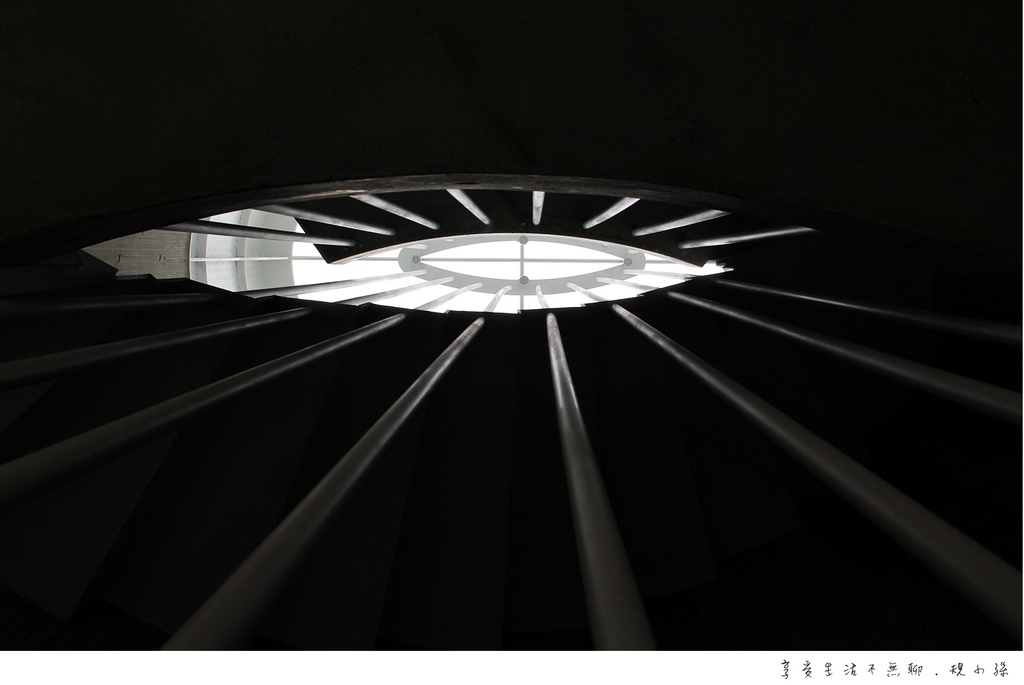 台北火紅instagram打卡點 令人著迷的U型建築_img_34