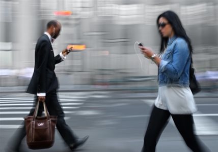 低頭族還不是最討厭？讓行人超抓狂的十大事項_img_9