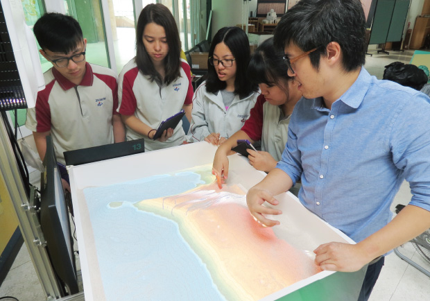 北市高中生玩‧轉創新教育_img_2