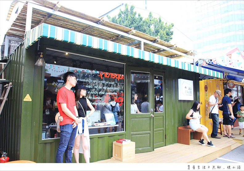 鑽進正興街裡的小巷子 發現一個個色彩繽紛的彩色貨櫃屋!_img_10