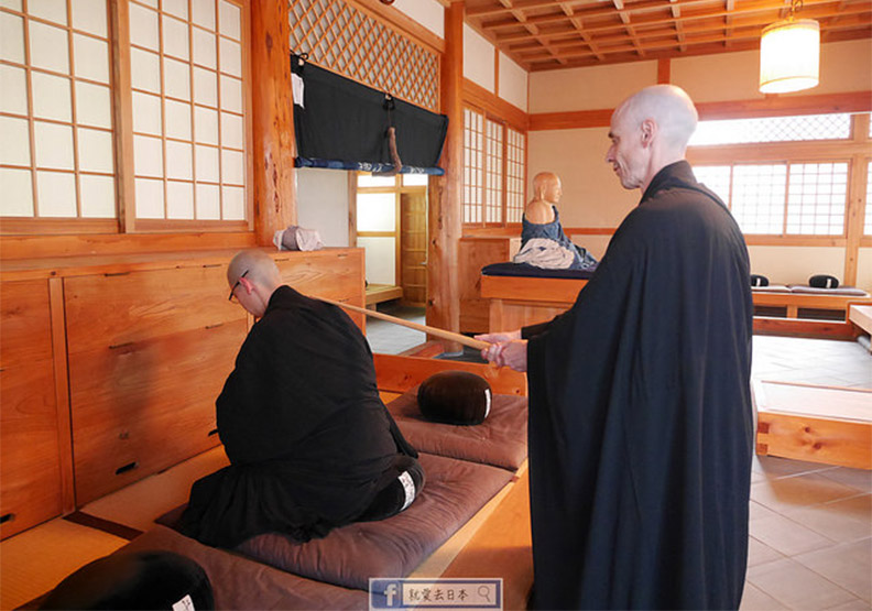 外國和尚會念經!到秘境禪寺體驗坐禪、誦經、茶道_img_13