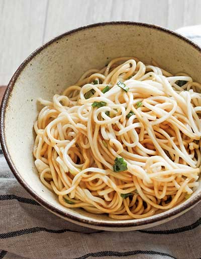 家徒四壁也做得出來:麻香蔥油乾拌麵_img_4