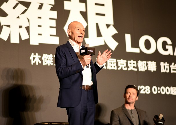 超親民！休傑克曼與派崔克史都華合體同台秀中文_img_5