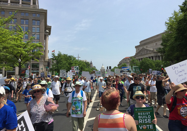 川普上任百日 環保人士為地球上街頭_img_15