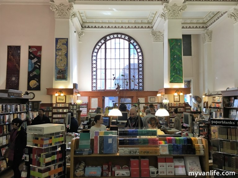 愛雖逝，書香長流。我在全加拿大最美的孟若書店_img_12