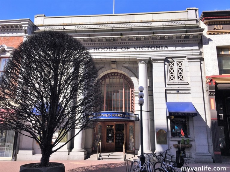 愛雖逝，書香長流。我在全加拿大最美的孟若書店_img_1