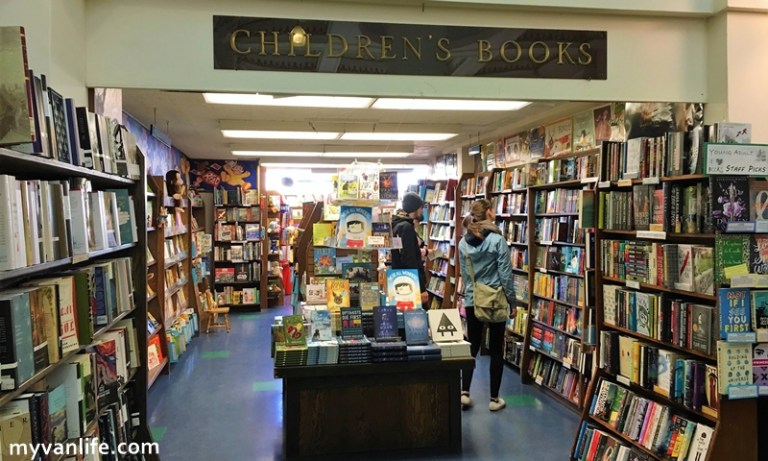 愛雖逝，書香長流。我在全加拿大最美的孟若書店_img_9