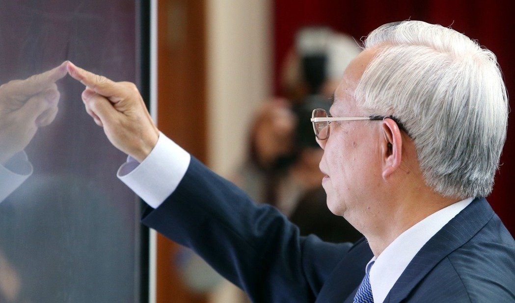 炒匯大鱷也怕他 20年功力 看「彭教授」的進化史_img_1