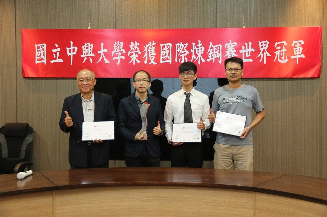 興大李佳峻煉鋼奪世界冠軍 父母以為他在打電動_img_3