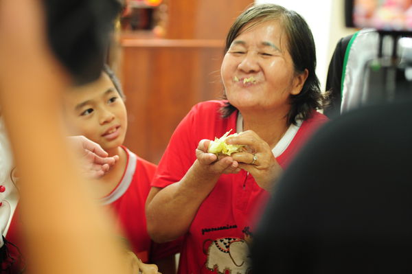 將年節祝福送進弱勢家庭_img_1