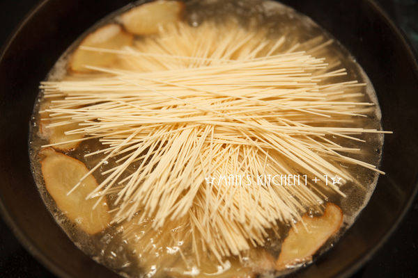 天冷暖胃的簡單好料理:麻油麵線_img_3