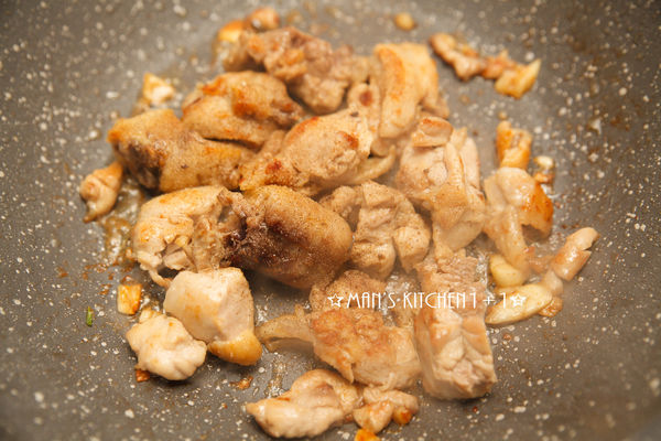 不用油也可以!椒鹽雞肉美味上桌_img_3