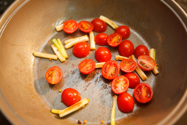 讓麵條吸飽高湯...超快速簡單的「蕃茄煨麵」_img_3