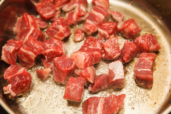 兩種配料就能引出食材的美味：蒜香骰子牛_img_2