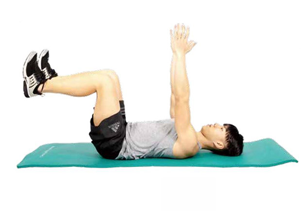 啟用軀幹穩定肌群，核心訓練前的 3 組暖身動作_img_1