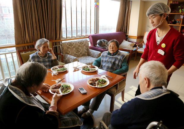 怎麼協助用餐?4 大關鍵讓行動不便者「吃」得輕鬆_img_1