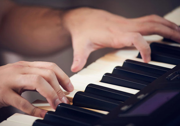 黃裕翔用音樂點亮黑暗,樂觀面對失去色彩的世界_img_1