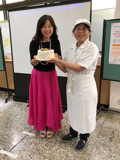 母親節前夕烘焙學員做蛋糕,獻給親人表達愛與感恩心_img_10