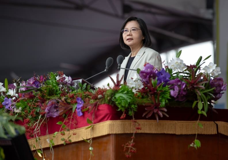 為何蔡英文國慶談話不「鷹」？